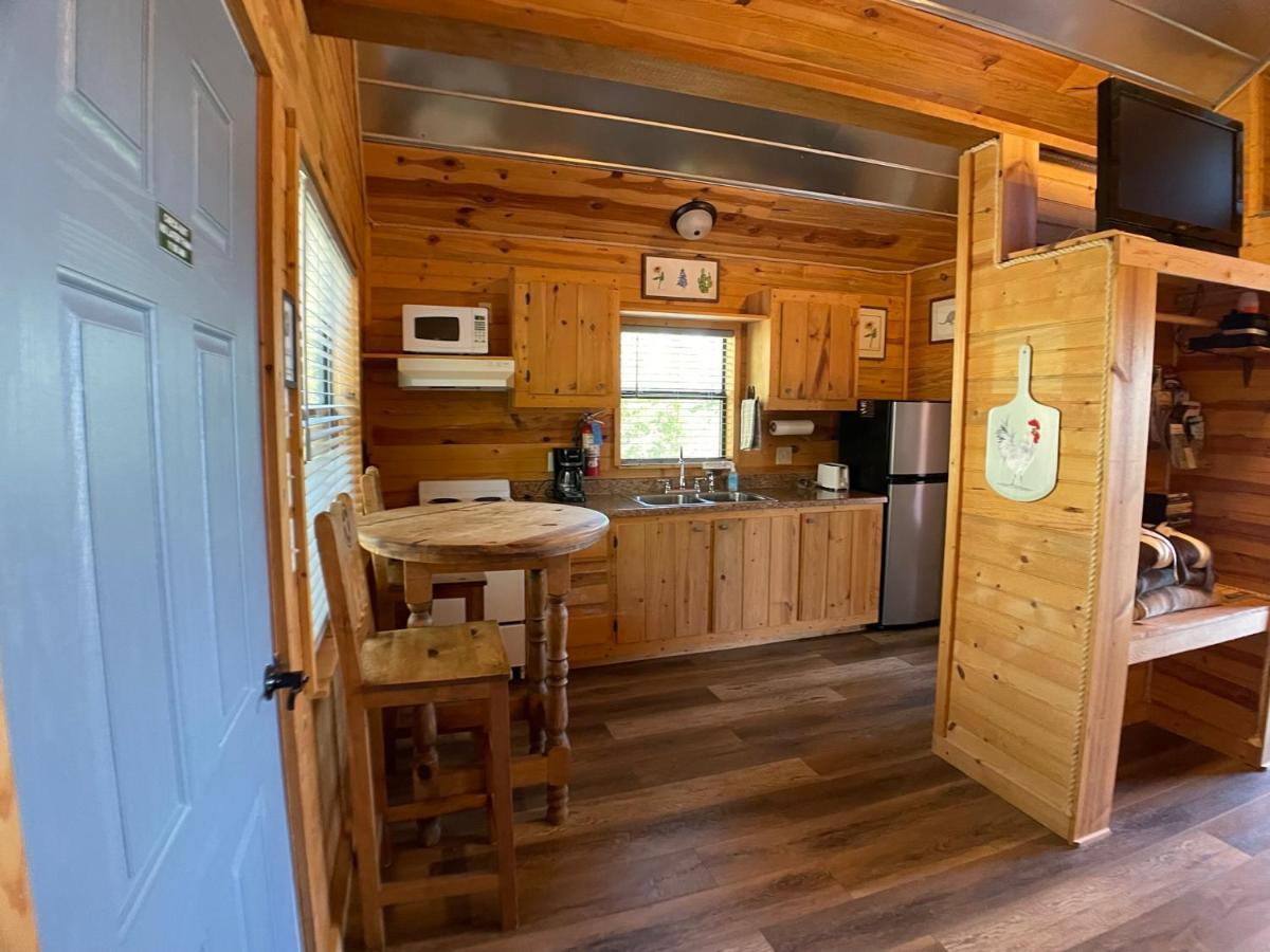 Walnut Canyon Cabins Φρέντερικσμπεργκ Εξωτερικό φωτογραφία