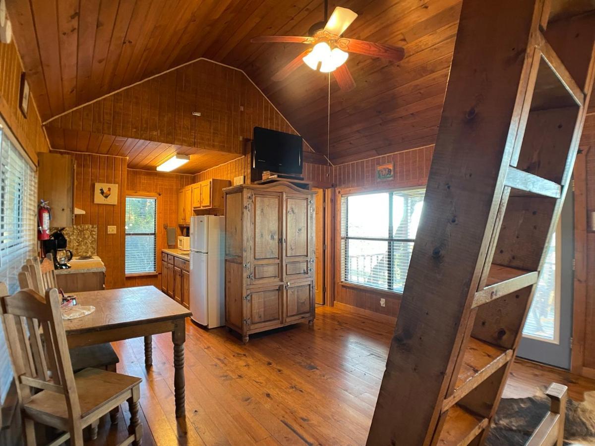 Walnut Canyon Cabins Φρέντερικσμπεργκ Εξωτερικό φωτογραφία