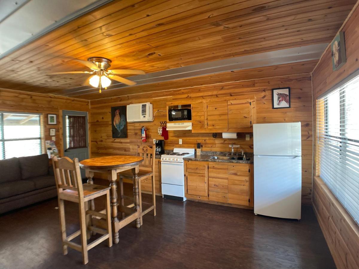 Walnut Canyon Cabins Φρέντερικσμπεργκ Εξωτερικό φωτογραφία