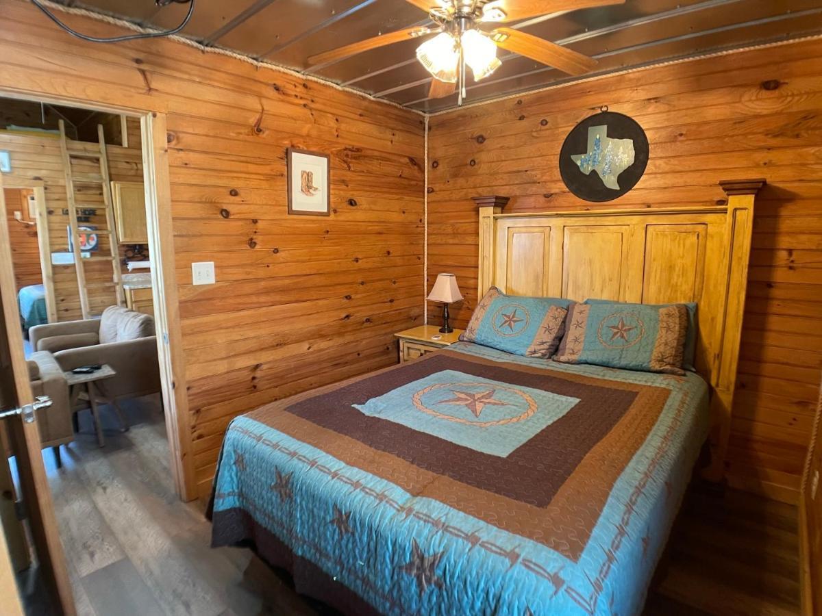 Walnut Canyon Cabins Φρέντερικσμπεργκ Εξωτερικό φωτογραφία